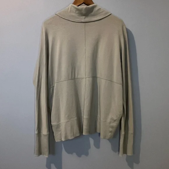 MEC Open Cardigan - Picture 2 of 5